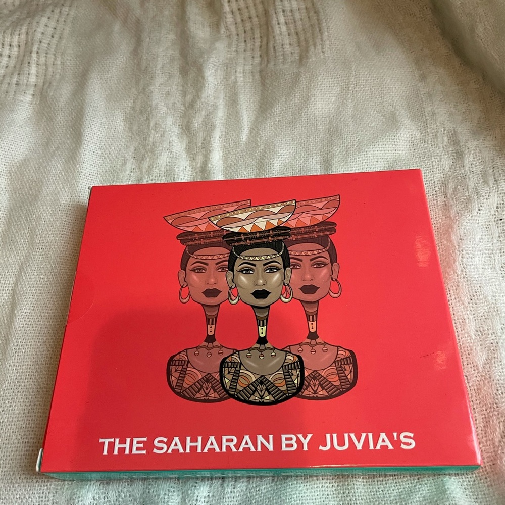 NWB Julia’s Place The Saharan eyeshadow palette